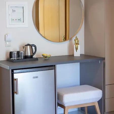 Zisis Apartmanhotel Nidrí