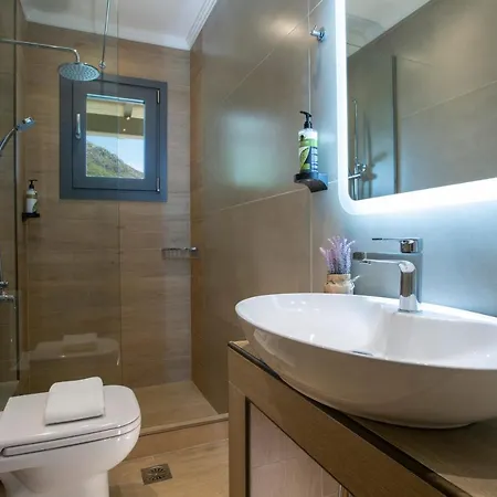 Zisis Apartmanhotel Nidrí