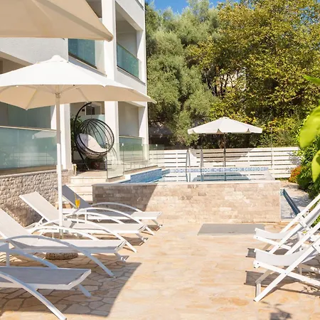 Aparthotel Zisis